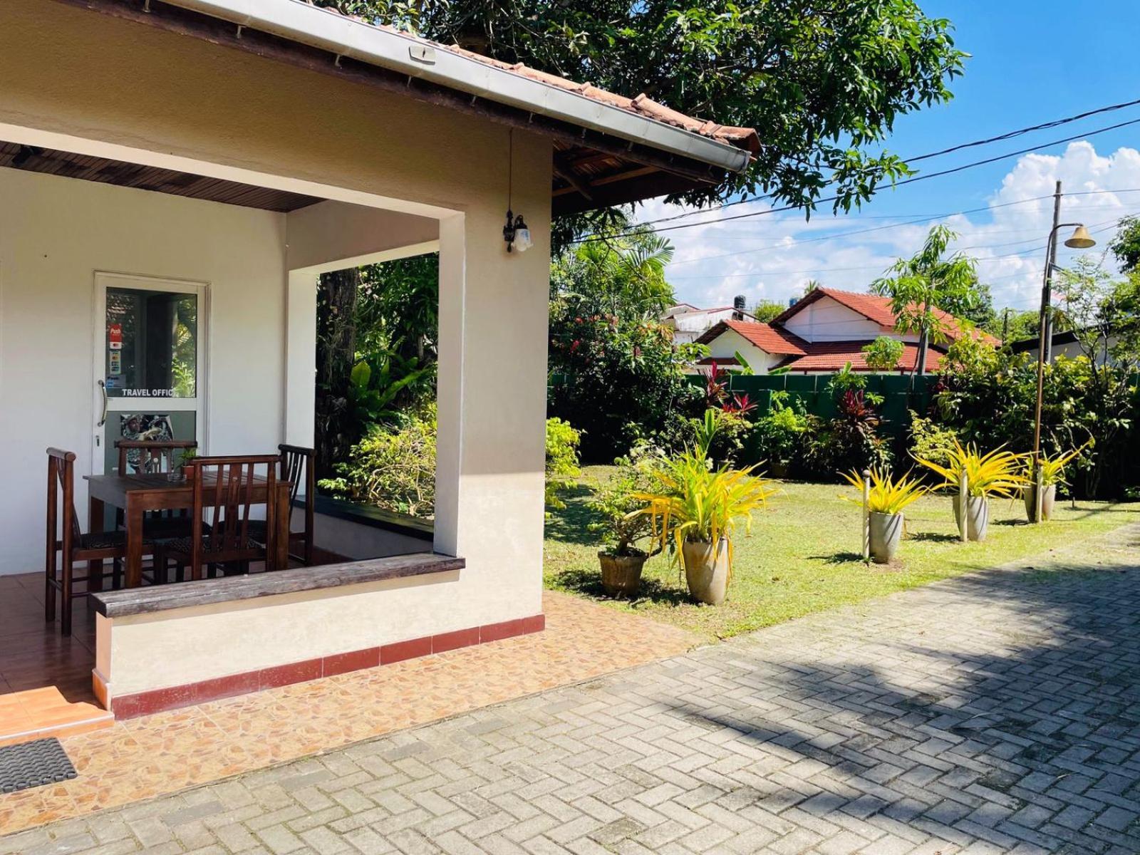 The Beez Hotel เนกอมโบ ภายนอก รูปภาพ