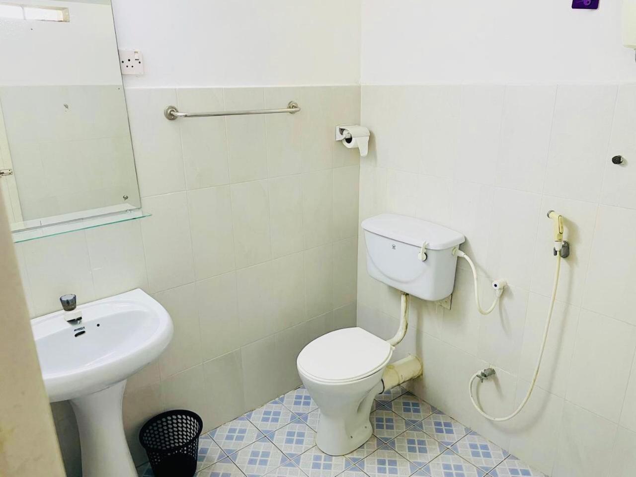The Beez Hotel เนกอมโบ ภายนอก รูปภาพ