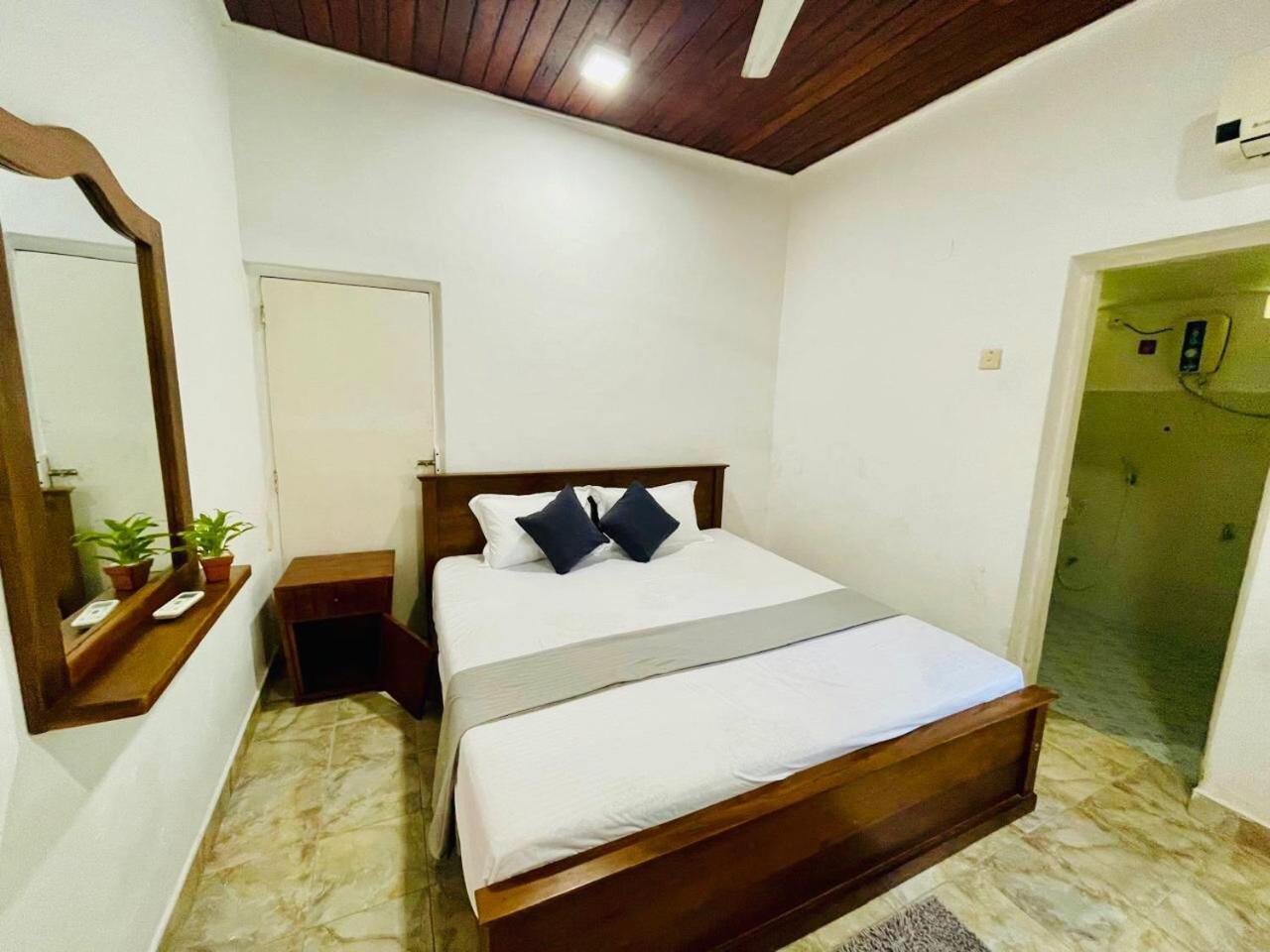 The Beez Hotel เนกอมโบ ภายนอก รูปภาพ